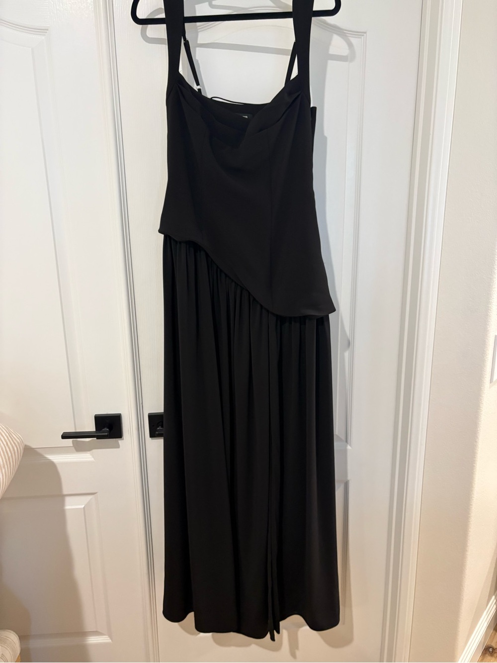 Elegant Black Maxi Dress with Draped Scarf - Picture 4 of 10
